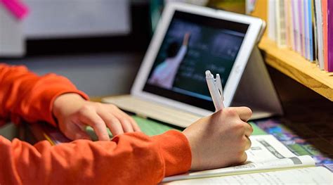Teknoloji ve Eğitim: Uzaktan Eğitimin Avantajları